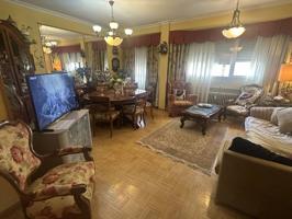 Piso céntrico 3 dormitorios y 2 baños photo 0