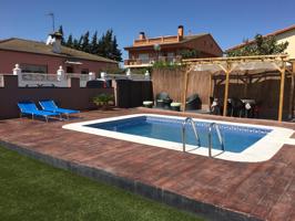 Casa con piscina individual y jardín photo 0
