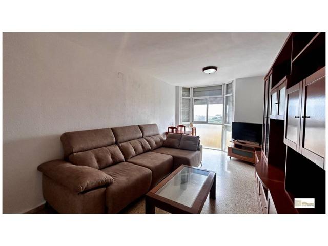 Venta de piso VPO de 3 dormitorios con garaje en el Río San Pedro photo 0