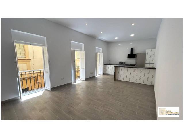Venta de piso de 3 dormitorios en El Pópulo-Santa María, Cádiz Capital photo 0