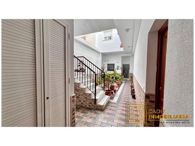 Coqueto piso de 2 dormiotrios con ascensor en venta, zona estación en Puerto Real photo 0