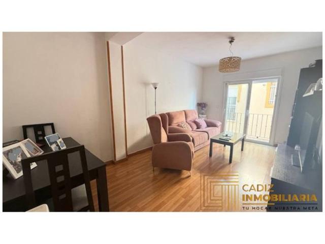 Magnífico piso en venta de 3 dormitorios con ascensor en Cádiz Centro photo 0