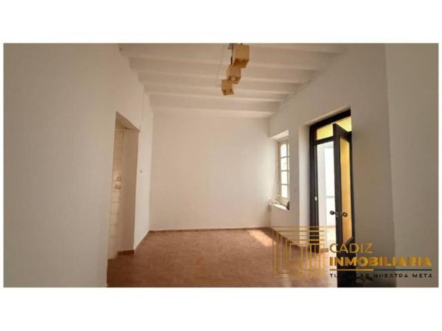 Encantador piso en venta en planta baja, zona EL Mentidero Cádiz Capital photo 0