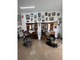 ¡TRASPASO OPORTUNIDAD! de barbería estilo inglés photo 0