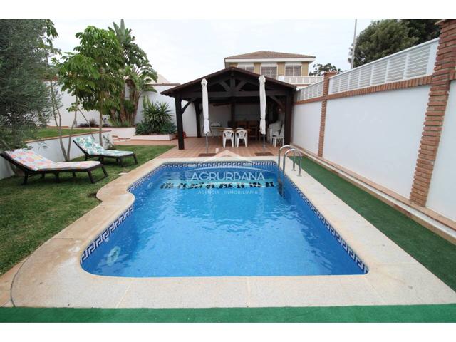 Chalet en venta. photo 0