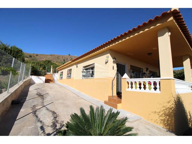 Finca en venta con cortijo. photo 0