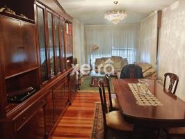 Venta de piso en Vilagarcía de Arousa photo 0