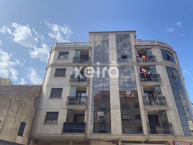 Venta de piso en Vilagarcía de Arousa photo 0