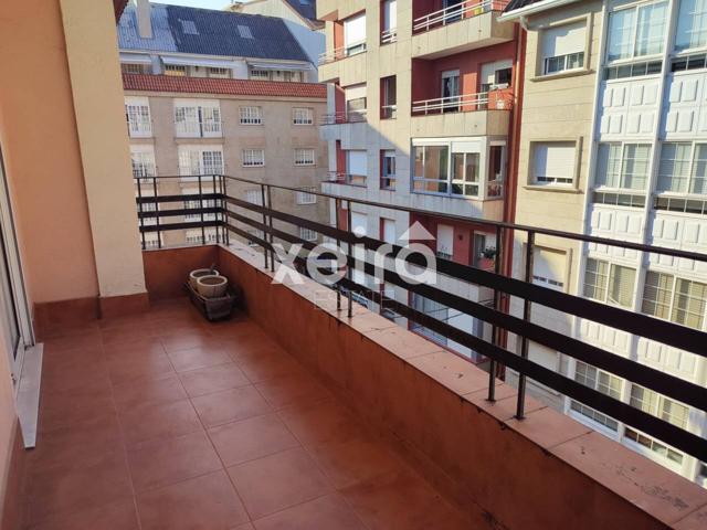 Venta de piso en Vilagarcía de Arousa photo 0
