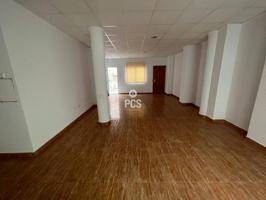 Local comercial en venta en Totana photo 0