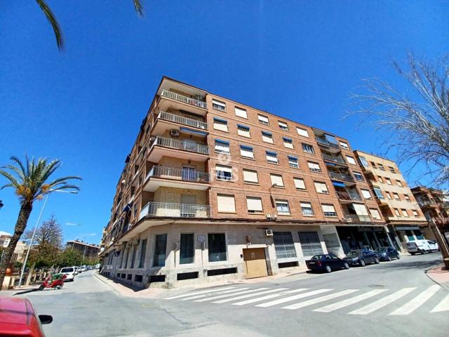 Local comercial en venta en Totana photo 0