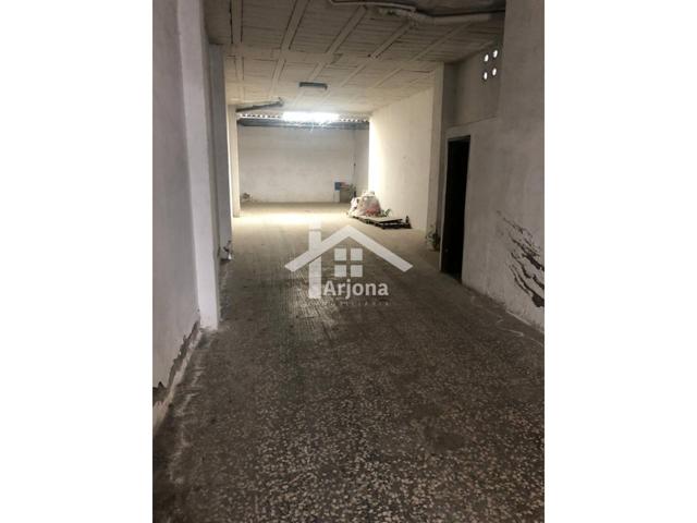 Local comercial en venta en Lucena photo 0