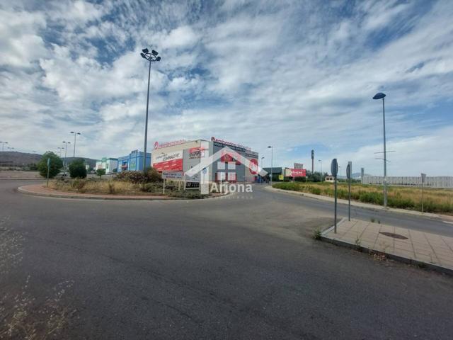 Local en venta en Lucena photo 0