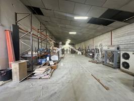 Nave comercial en alquiler en Lucena photo 0