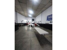 Nave comercial en venta en Lucena photo 0