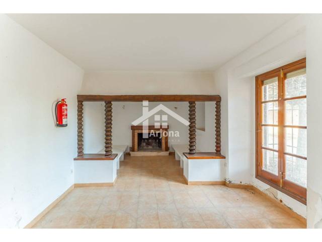 Chalet en venta en Lucena photo 0