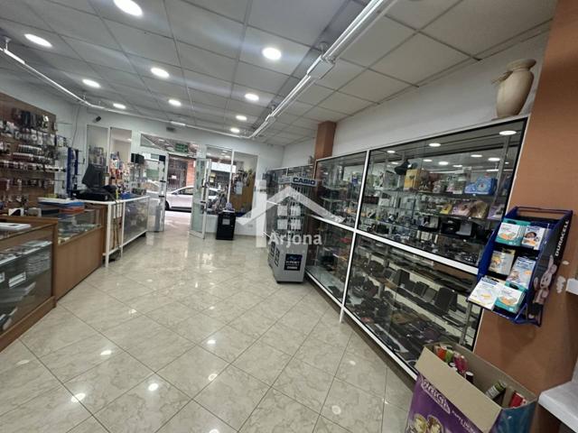 Local en venta en Lucena photo 0