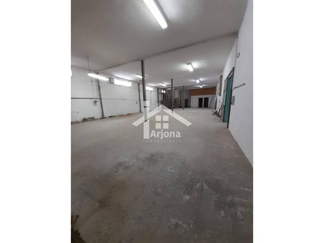 Nave industrial en alquiler en Lucena photo 0