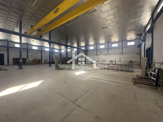 Nave en venta en Lucena photo 0