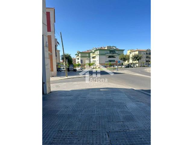 Garaje en venta en Lucena photo 0