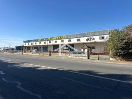 Nave industrial en venta en Lucena photo 0