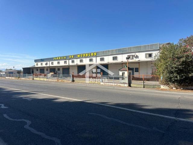 Nave industrial en venta en Lucena photo 0