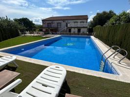 Se vende magnífico chalet en Vega de la Reina! photo 0
