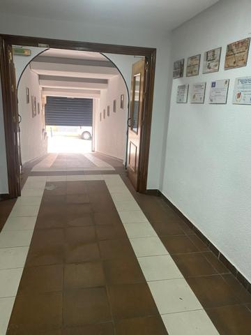MAGNÍFICOS LOCALES EN BARRIO NARANJO photo 0