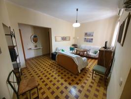 Gran piso en San Lorenzo perfecto como vivienda o como inversión para alquiler photo 0