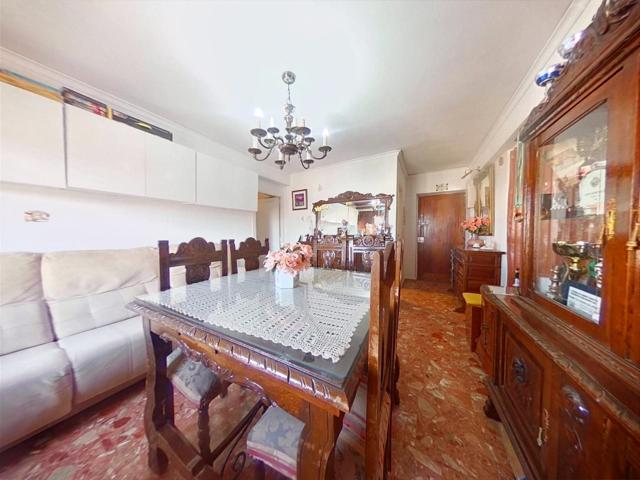SE VENDEN DOS VIVIENDAS UNIDAS EN AV CARLOS III photo 0
