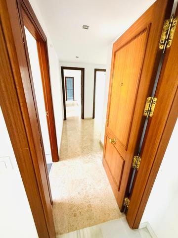 VPO de 4 dormitorios y 2 baños con cochera y trastero junto Vial y Renfe photo 0