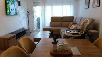 Amplio piso familiar en Av. Barcelona, listo para entrar a vivir | 4 habitaciones, terraza y excelente ubicación photo 0