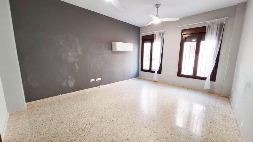¡¡ LUMINOSO PISO DE 3 DORMITORIOS CON PATIO PRIVADO EN ZONA CÉNTRICA DE FERNÁN NÚÑEZ !! photo 0