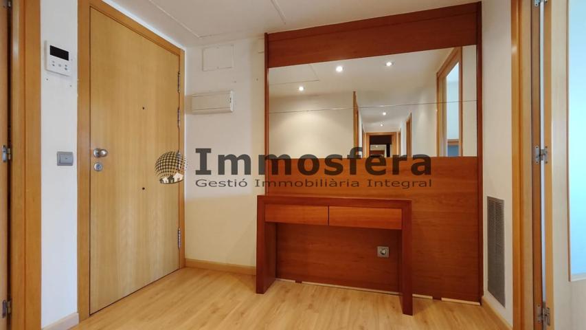Piso sin amueblar con parquing en Tortosa photo 0