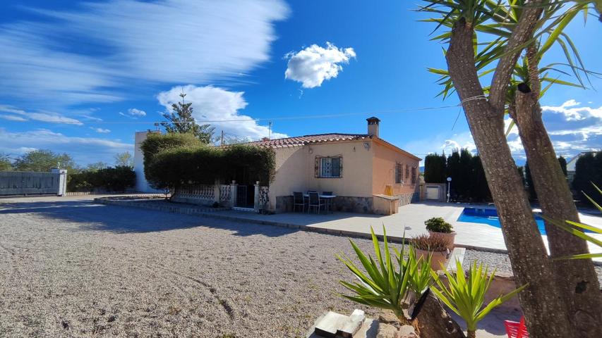 Chalet con dos casas y piscina en Roquetes photo 0