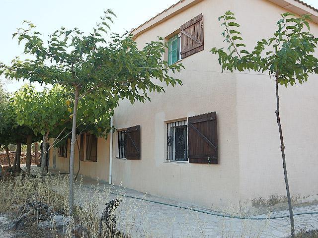 Conjunto residencial de 3 masías en Ulldecona. photo 0