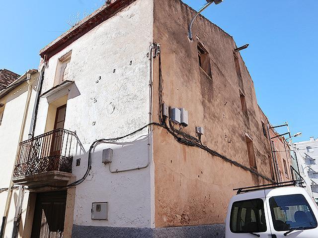 Casa de pueblo de 235m2 en Ulldecona (Tarragona) photo 0