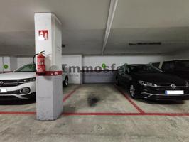 Se alquila plaza de parking en el Temple photo 0