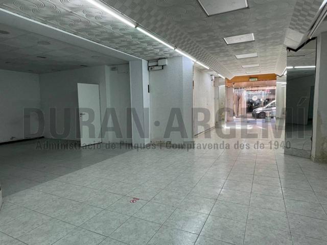 Oportunidad de local en venta en el barrio de Sant Pere photo 0
