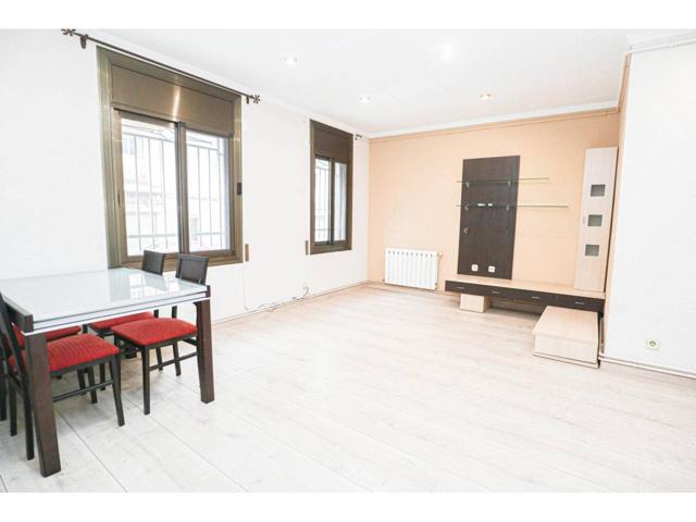 Oportunidad de inversión. Piso alquilado en venta en Can Palet photo 0