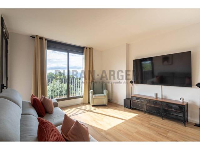 Magnífico piso en venta en Les Arenes photo 0