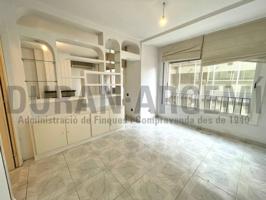 Piso en venta en el centro de Terrassa - Calle Gutenberg photo 0