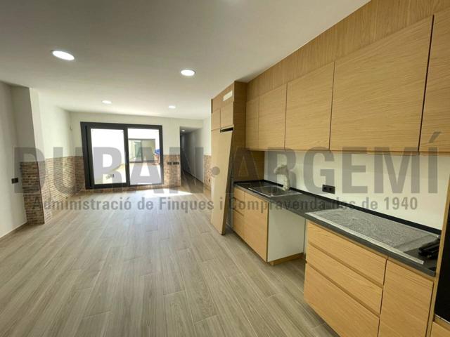 Bajos con patio en venta en Ca n'Aurell photo 0