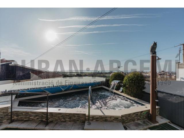 Chalet en venta en Pineda de Mar photo 0