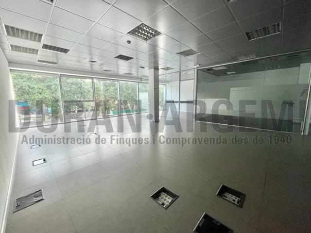 Oficina en alquiler en edificio emblemático, ideal para sede de empresa en Les Fonts photo 0