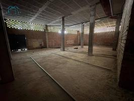 LOCAL EN VENTA ZONA SUR photo 0