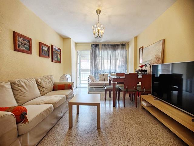 Piso en excelente ubicación en Héroe de Sostoa. photo 0