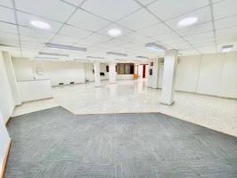 LOCAL MUY EXCLUSIVO EN PLENO CENTRO COMERCIAL DE CABRA photo 0