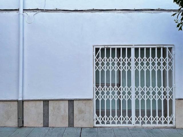 local comercial en la calle Santa Lucía photo 0