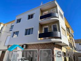 Edificio en venta con local comercial photo 0